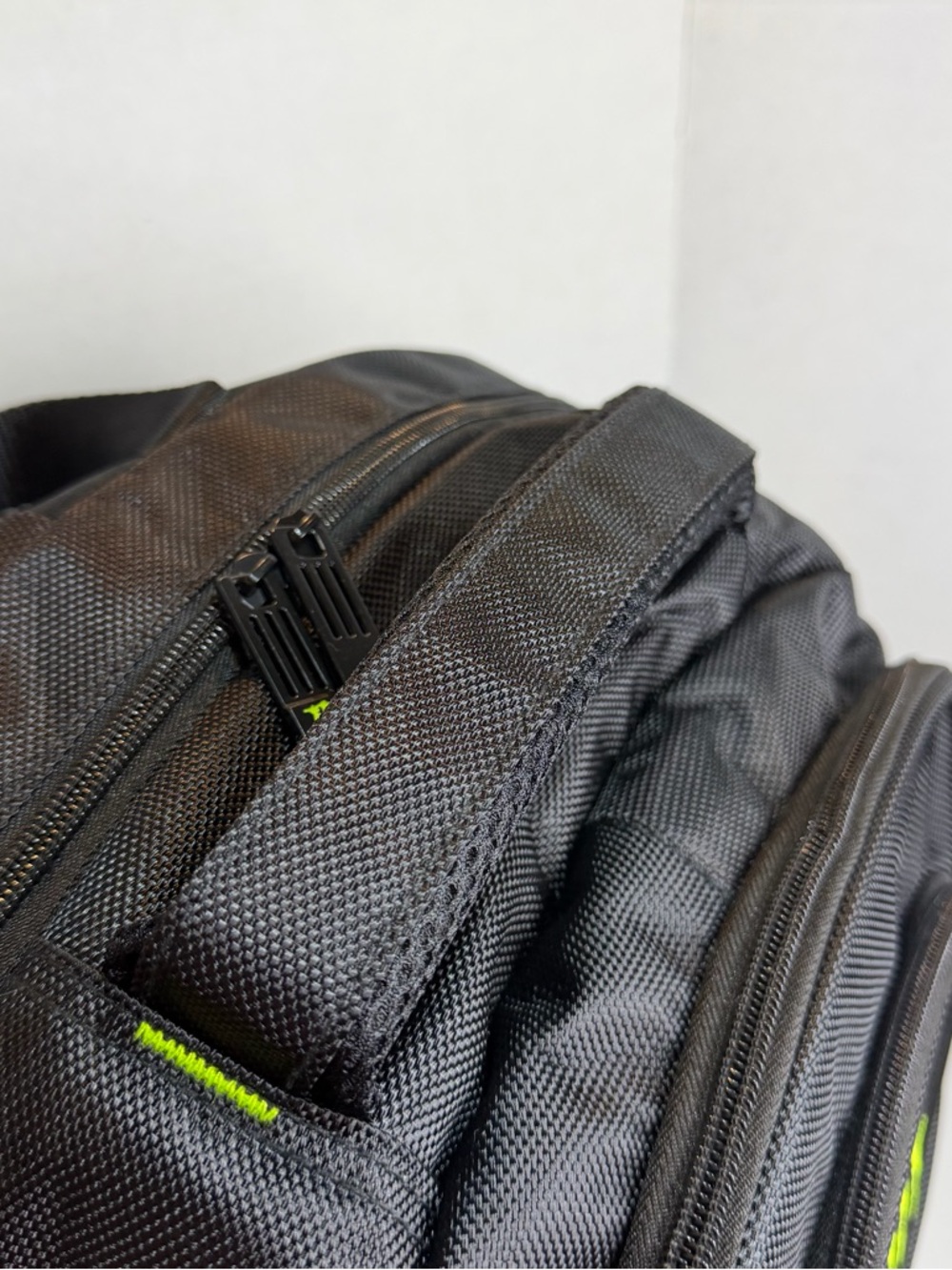 Monster Energy Recon III Backpack Black Green Logo Laptop Bag - Picture 5 of 10